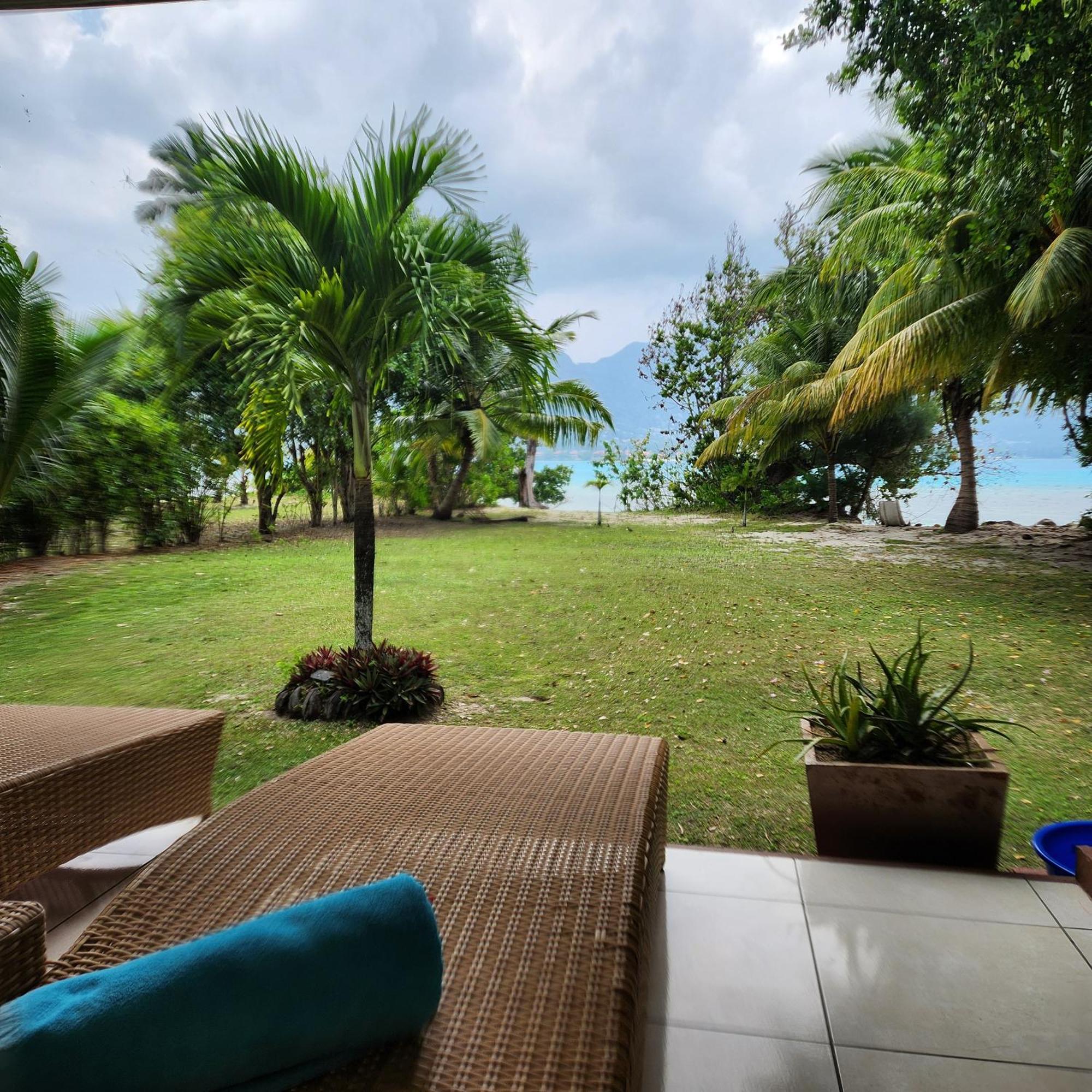 Surf Tropical Villa Takamaka Cerf Island Exterior photo