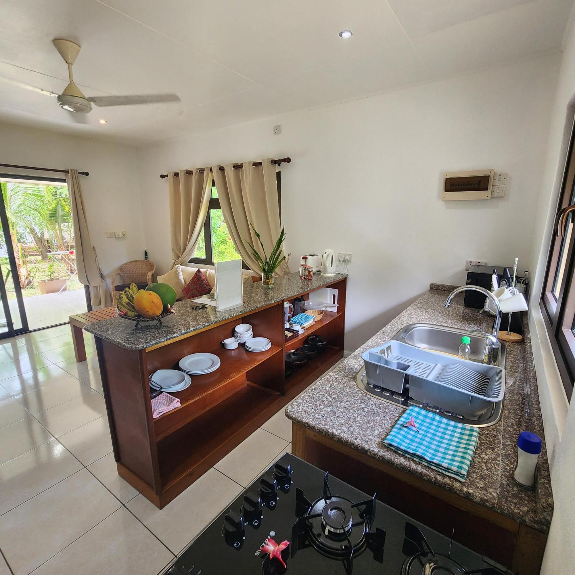 Surf Tropical Villa Takamaka Cerf Island Exterior photo
