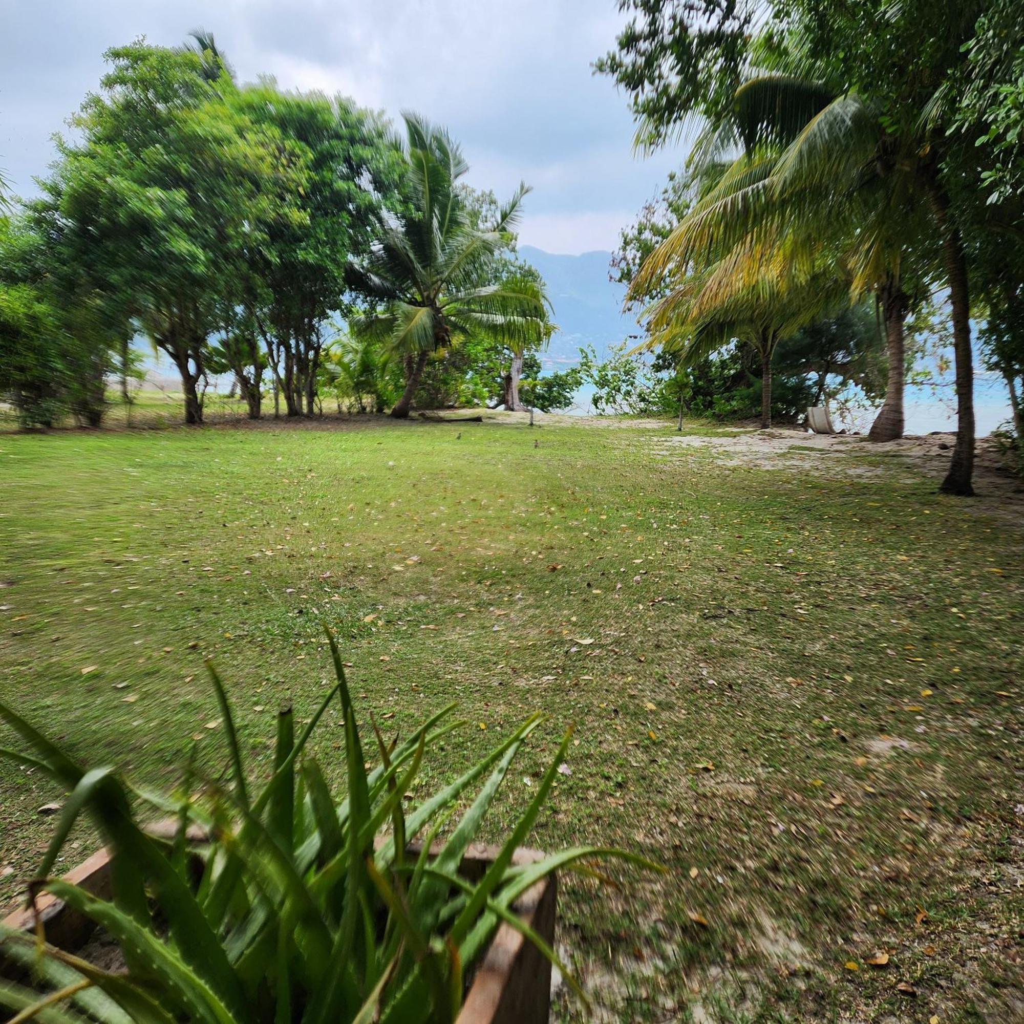 Surf Tropical Villa Takamaka Cerf Island Exterior photo